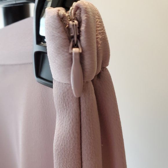 Soft pink flowy skirt - Picture 2 of 3